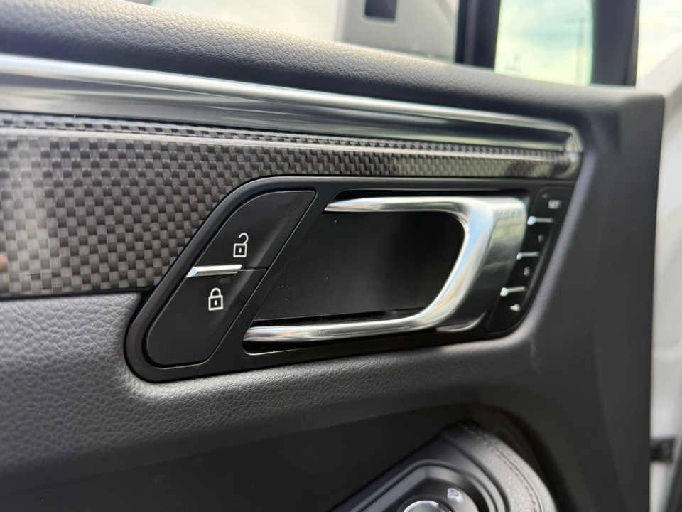 2025 Porsche Macan Macan