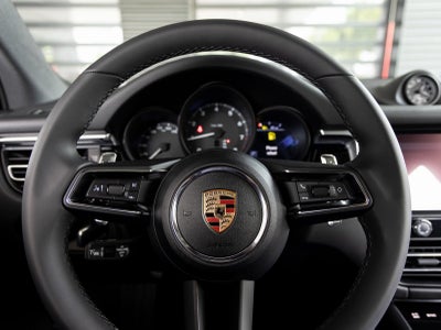2025 Porsche Macan Macan