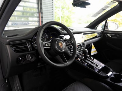 2025 Porsche Macan Macan