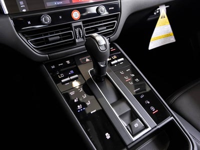 2025 Porsche Macan Macan