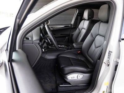 2025 Porsche Macan Macan