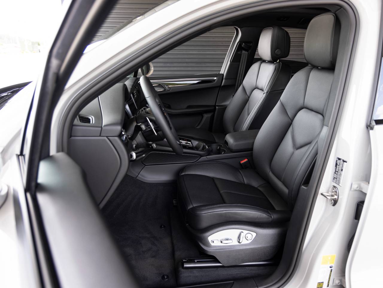 2025 Porsche Macan Macan