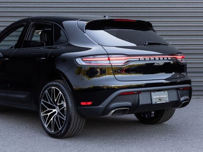 2026 Porsche Macan AWD