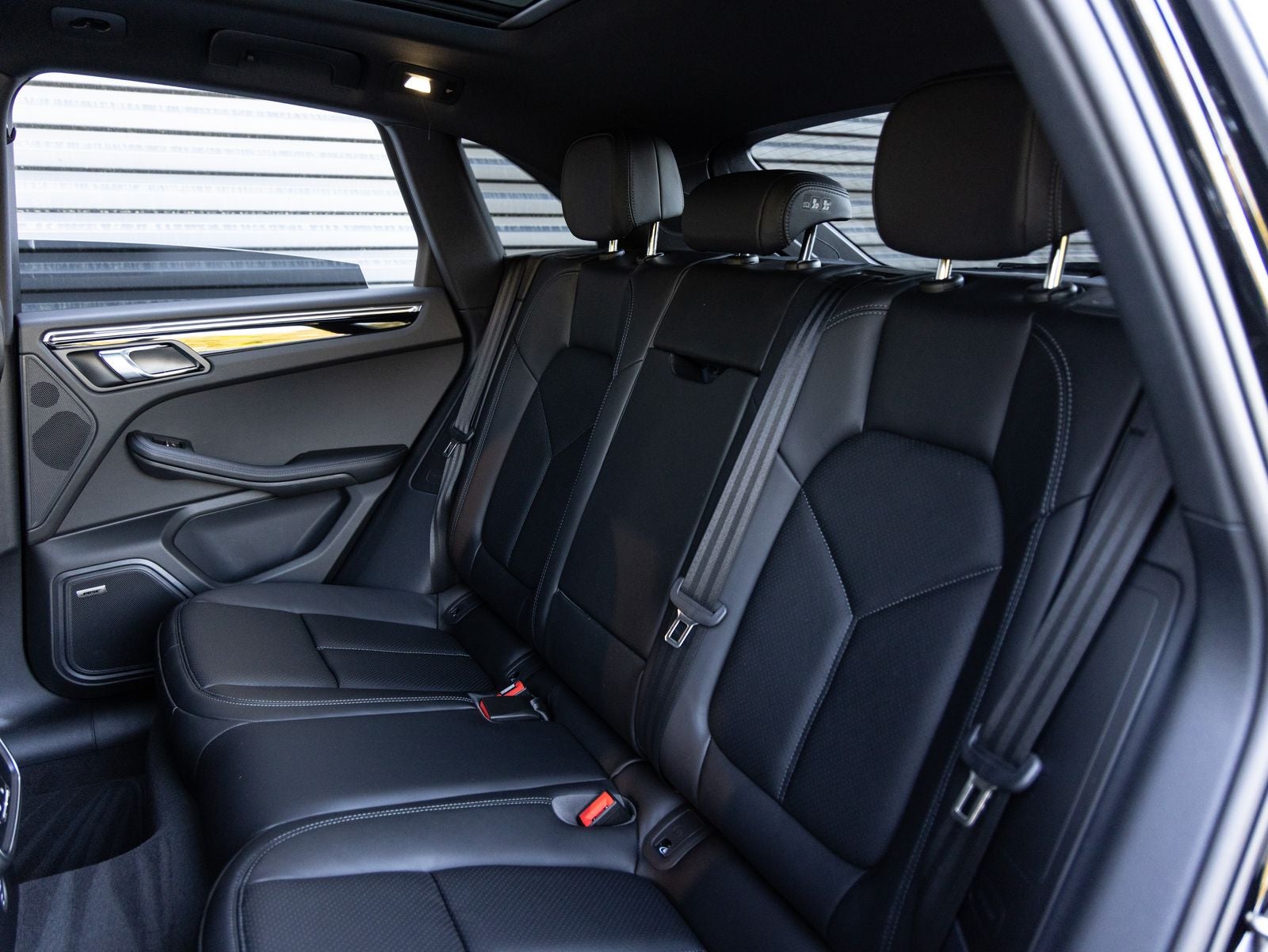 2026 Porsche Macan AWD