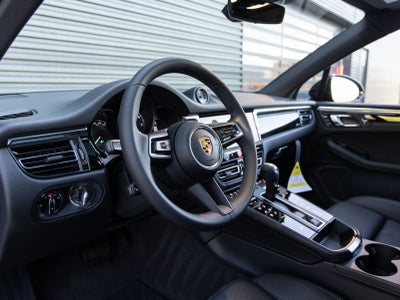 2026 Porsche Macan AWD