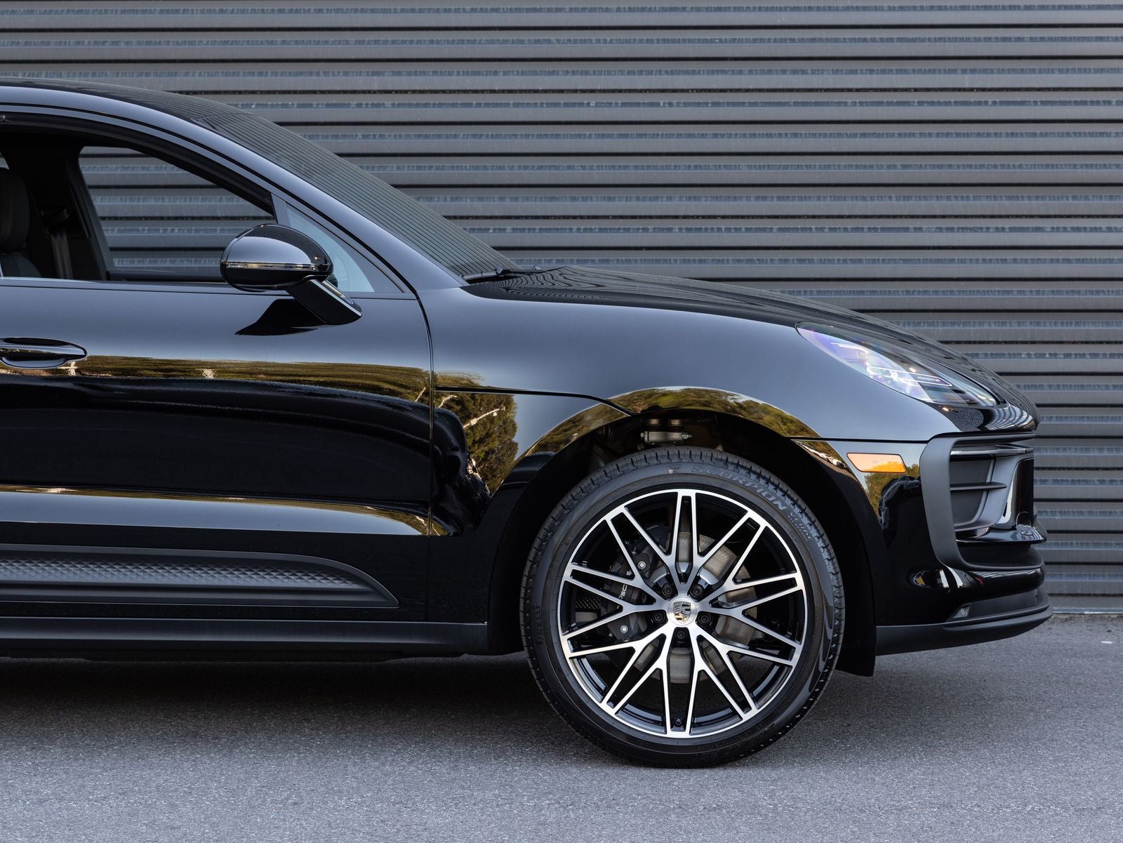 2026 Porsche Macan AWD