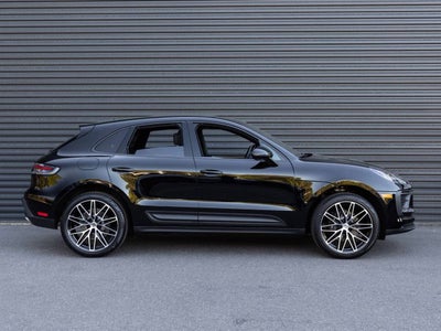 2026 Porsche Macan AWD