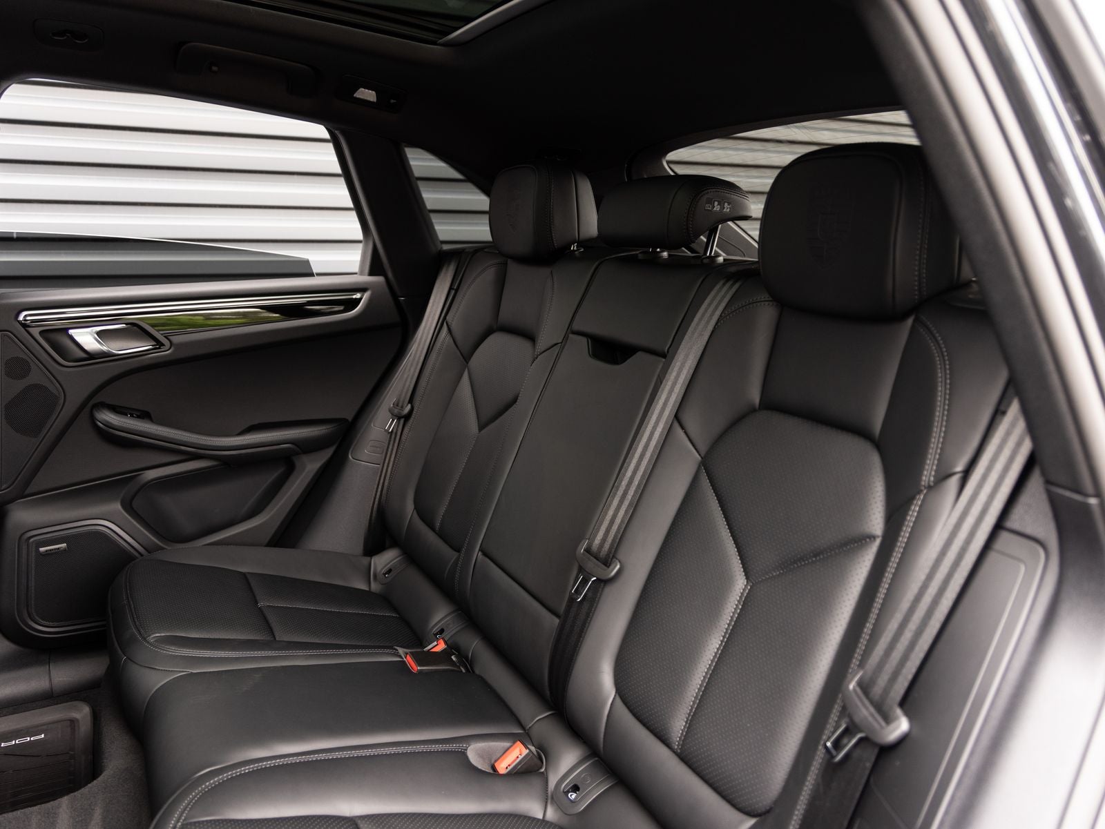 2026 Porsche Macan AWD