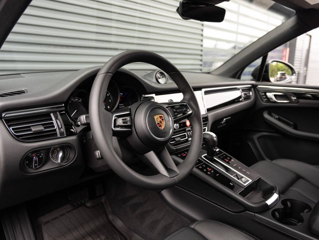 2026 Porsche Macan AWD