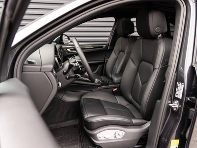 2026 Porsche Macan AWD