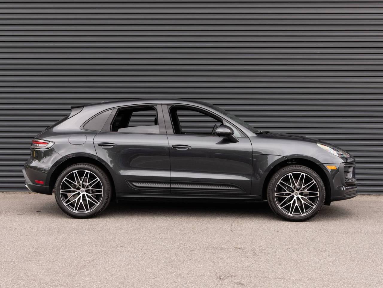 2026 Porsche Macan AWD