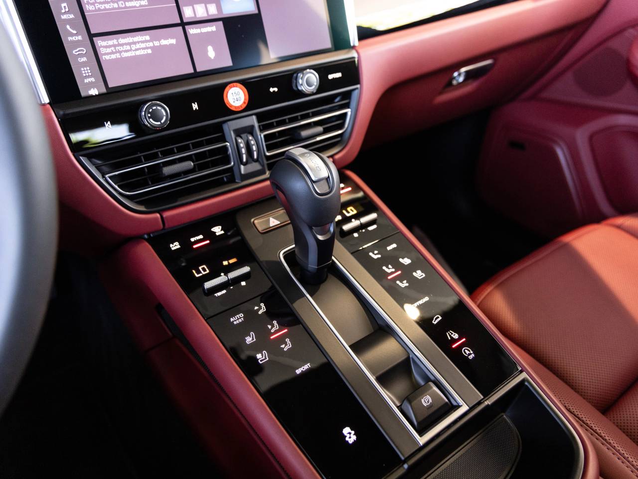 2026 Porsche Macan AWD