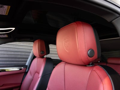 2026 Porsche Macan AWD