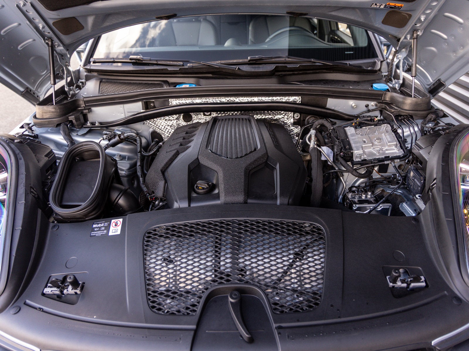 2025 Porsche Macan Macan