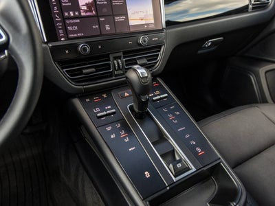 2025 Porsche Macan Macan