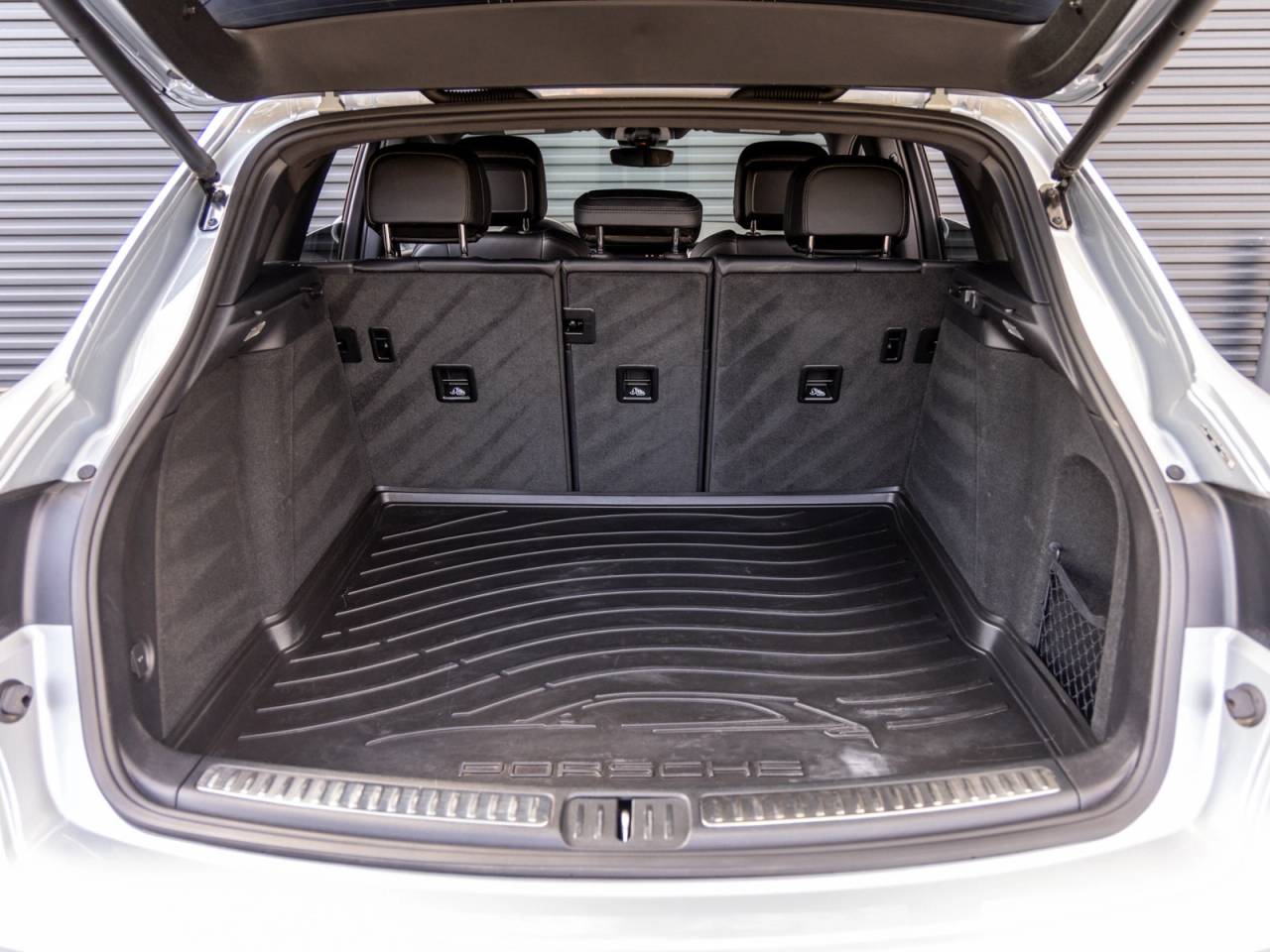 2025 Porsche Macan Macan