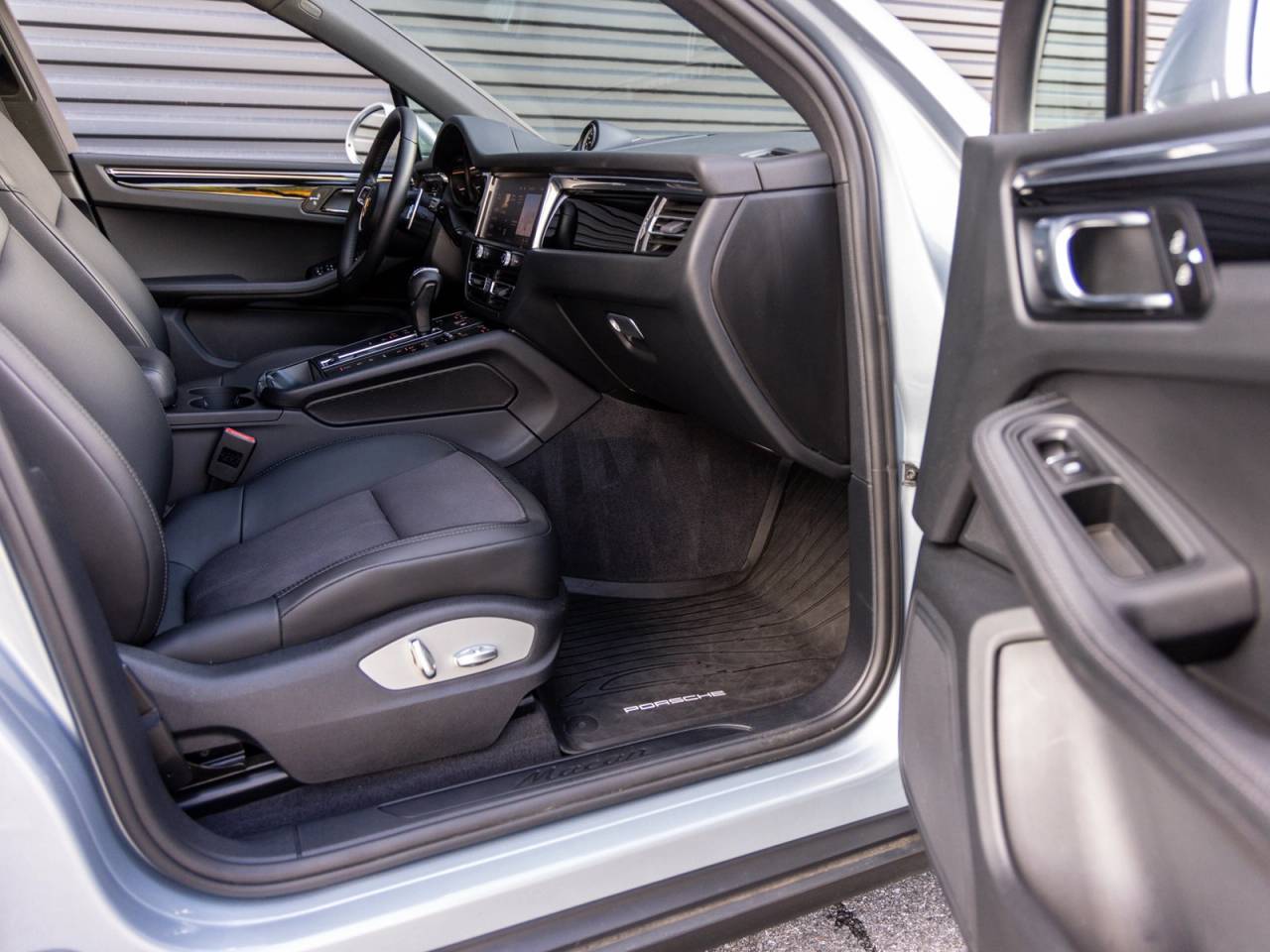 2025 Porsche Macan Macan