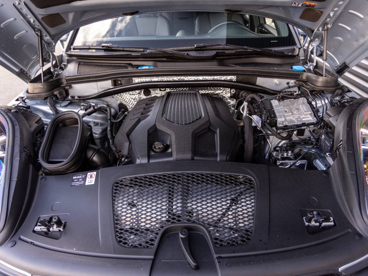2025 Porsche Macan Macan