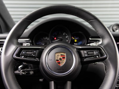 2025 Porsche Macan AWD