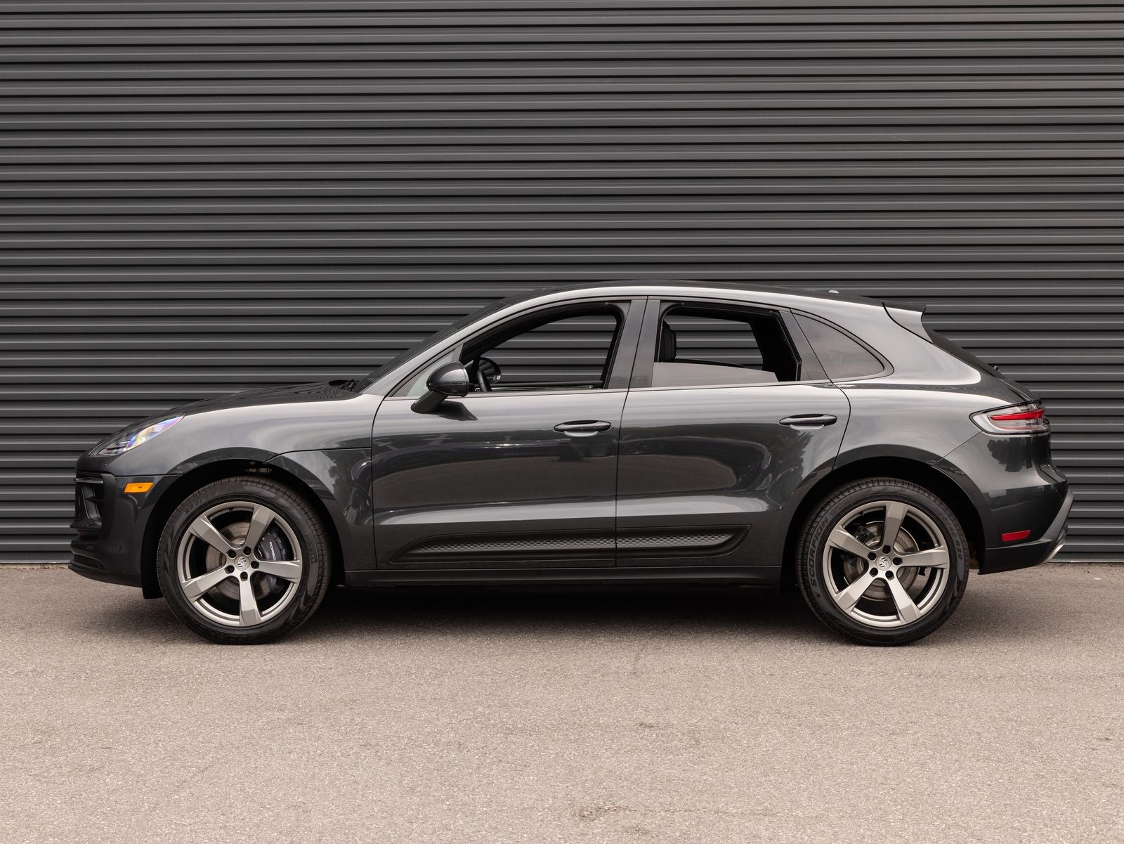 2025 Porsche Macan AWD
