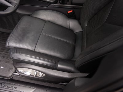 2025 Porsche Macan AWD
