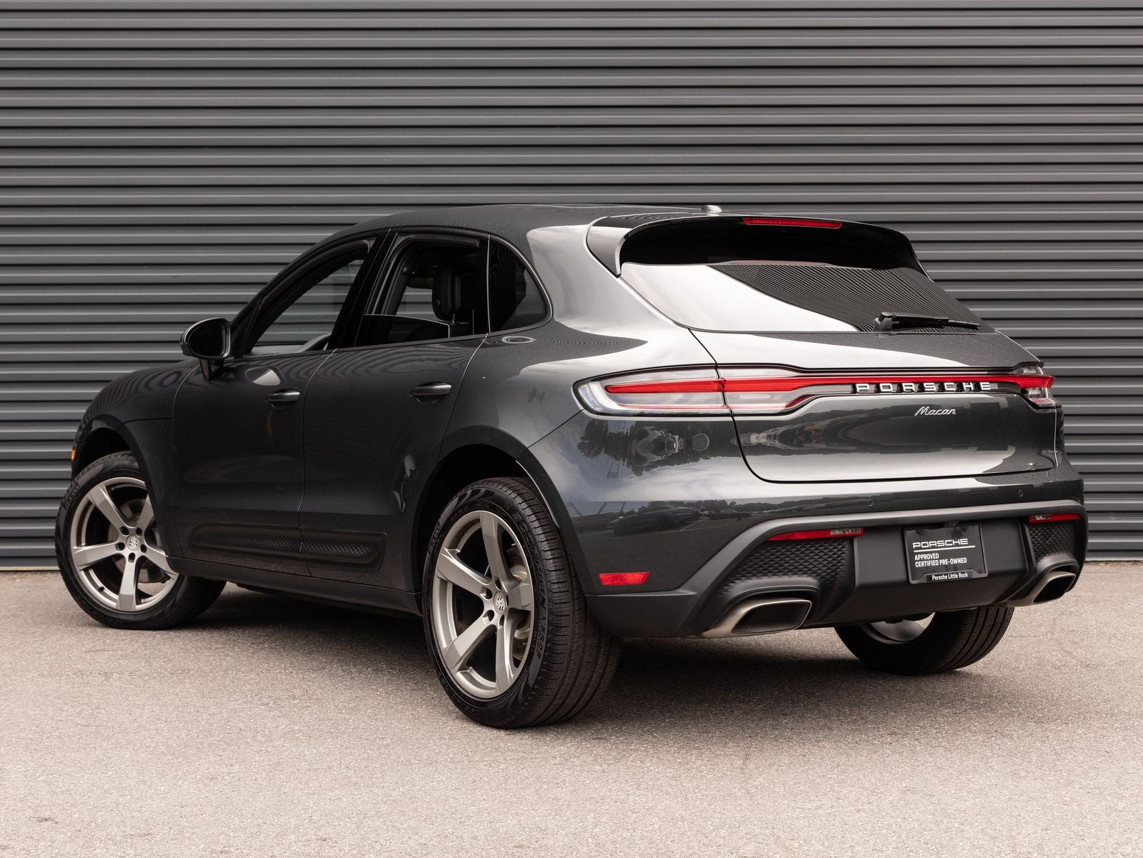 2025 Porsche Macan AWD