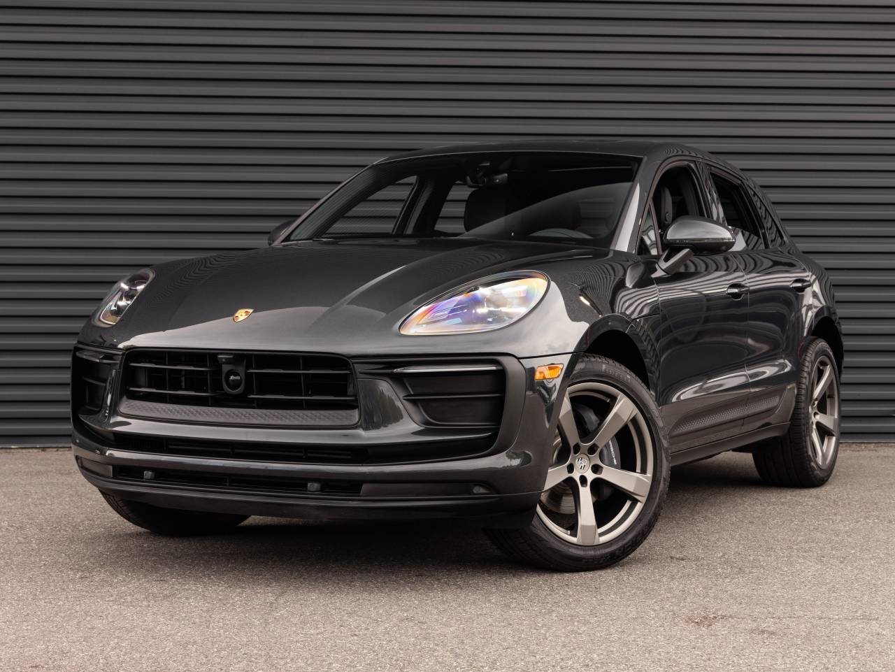 2025 Porsche Macan AWD