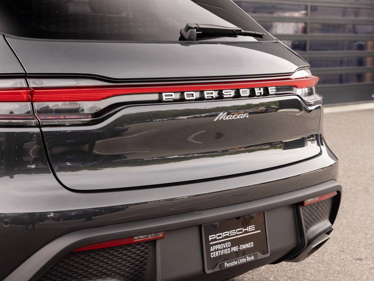 2025 Porsche Macan AWD