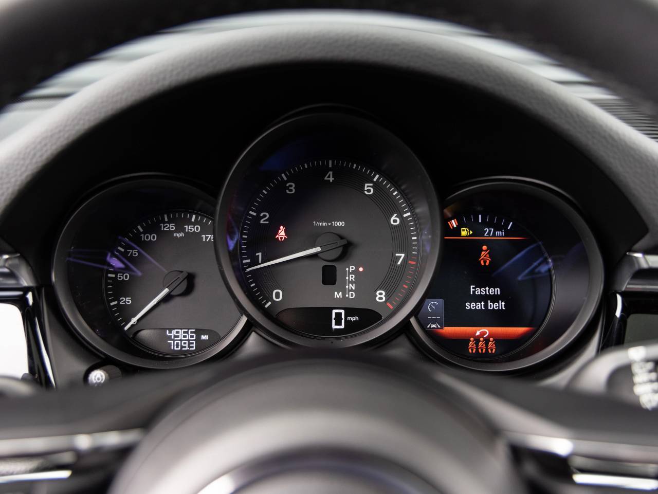 2025 Porsche Macan AWD