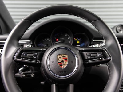 2025 Porsche Macan AWD