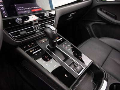 2025 Porsche Macan AWD