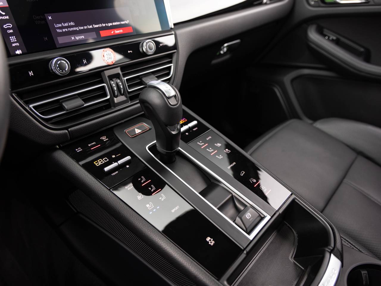 2025 Porsche Macan AWD
