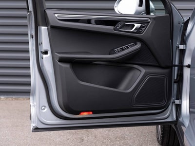 2025 Porsche Macan Macan