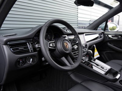 2025 Porsche Macan Macan