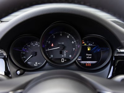 2026 Porsche Macan AWD
