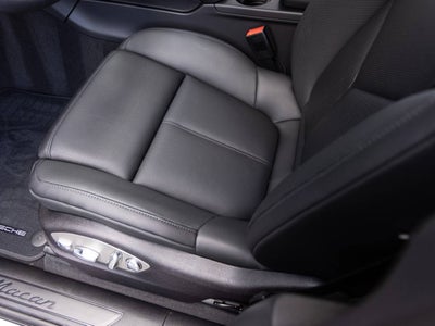 2026 Porsche Macan AWD