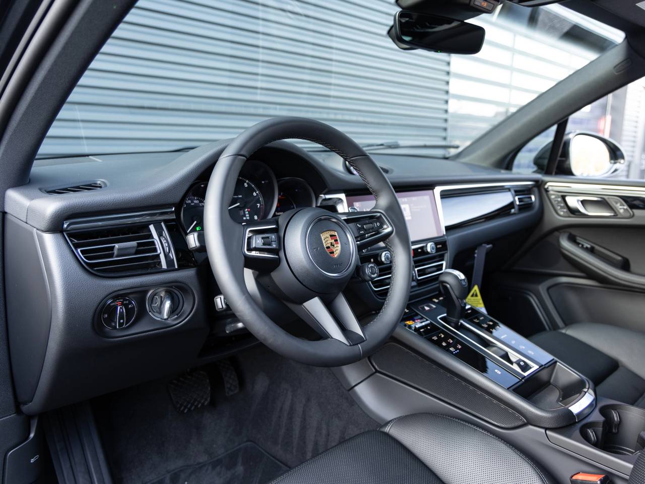 2026 Porsche Macan Macan