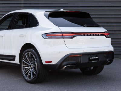 2026 Porsche Macan AWD