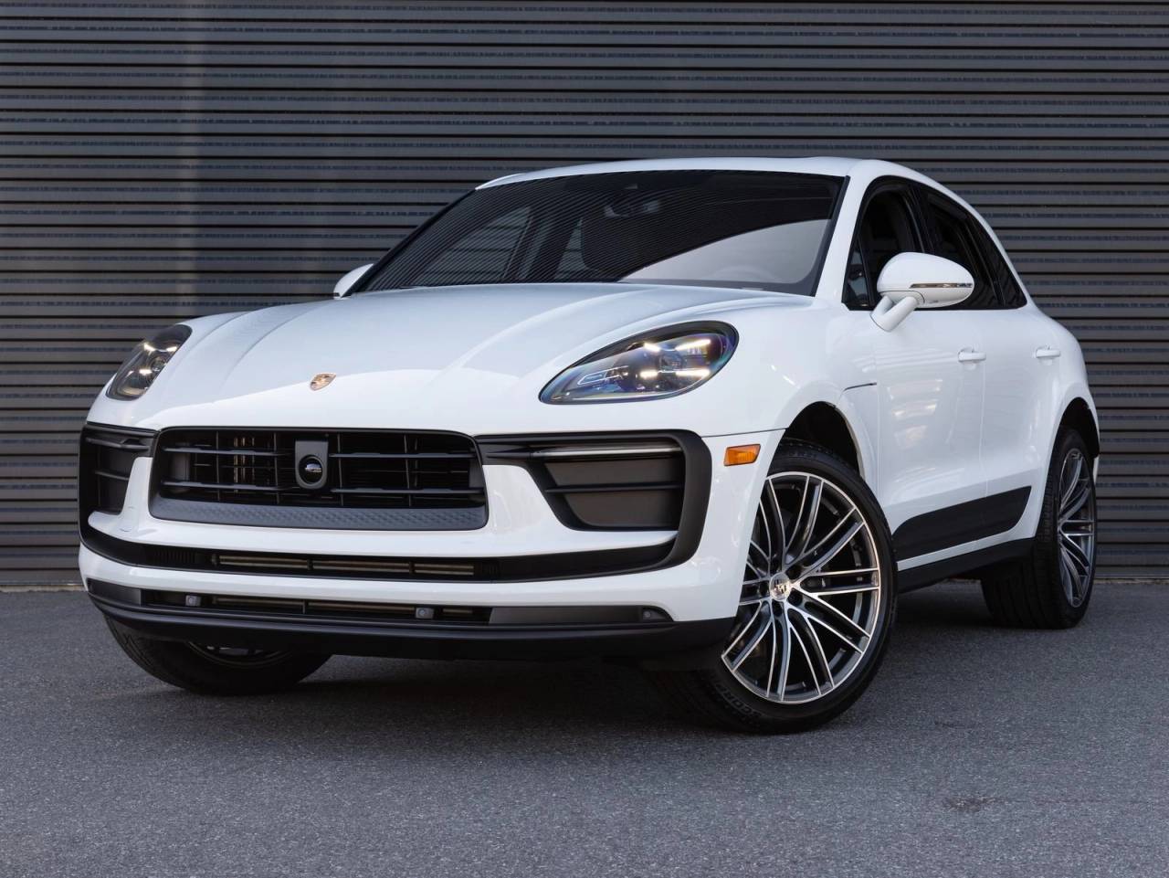 2026 Porsche Macan AWD
