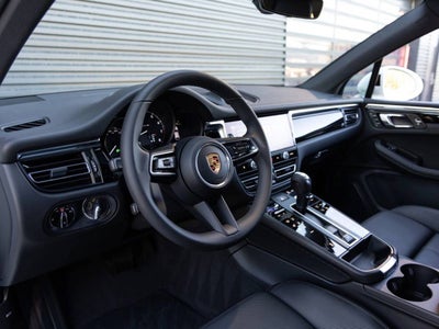 2026 Porsche Macan AWD