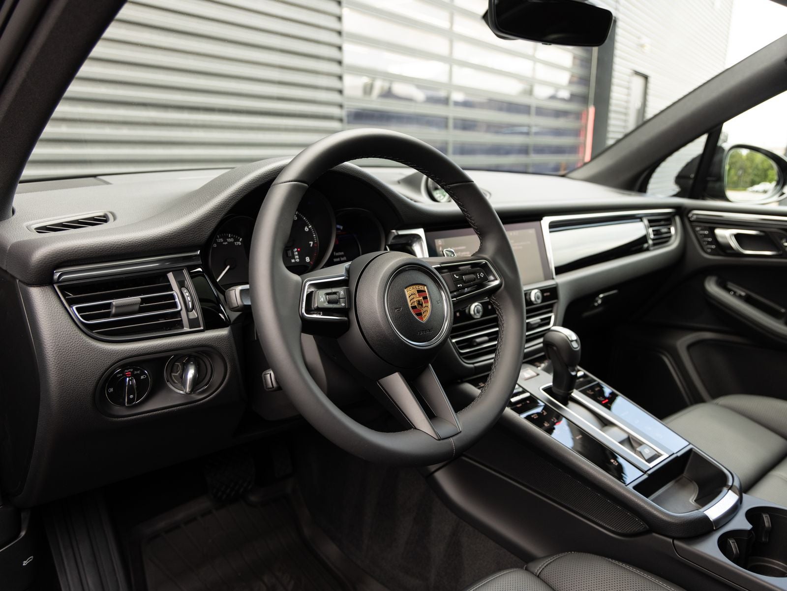 2026 Porsche Macan AWD