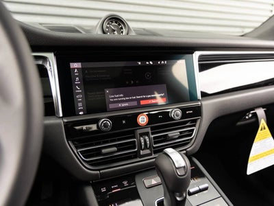 2026 Porsche Macan AWD