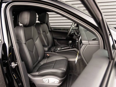 2026 Porsche Macan AWD