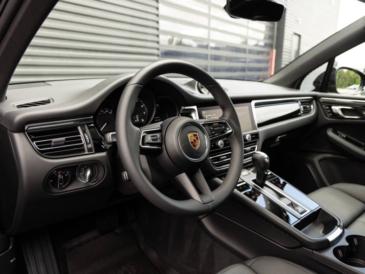 2026 Porsche Macan AWD