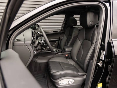 2026 Porsche Macan AWD