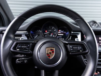 2025 Porsche Macan AWD
