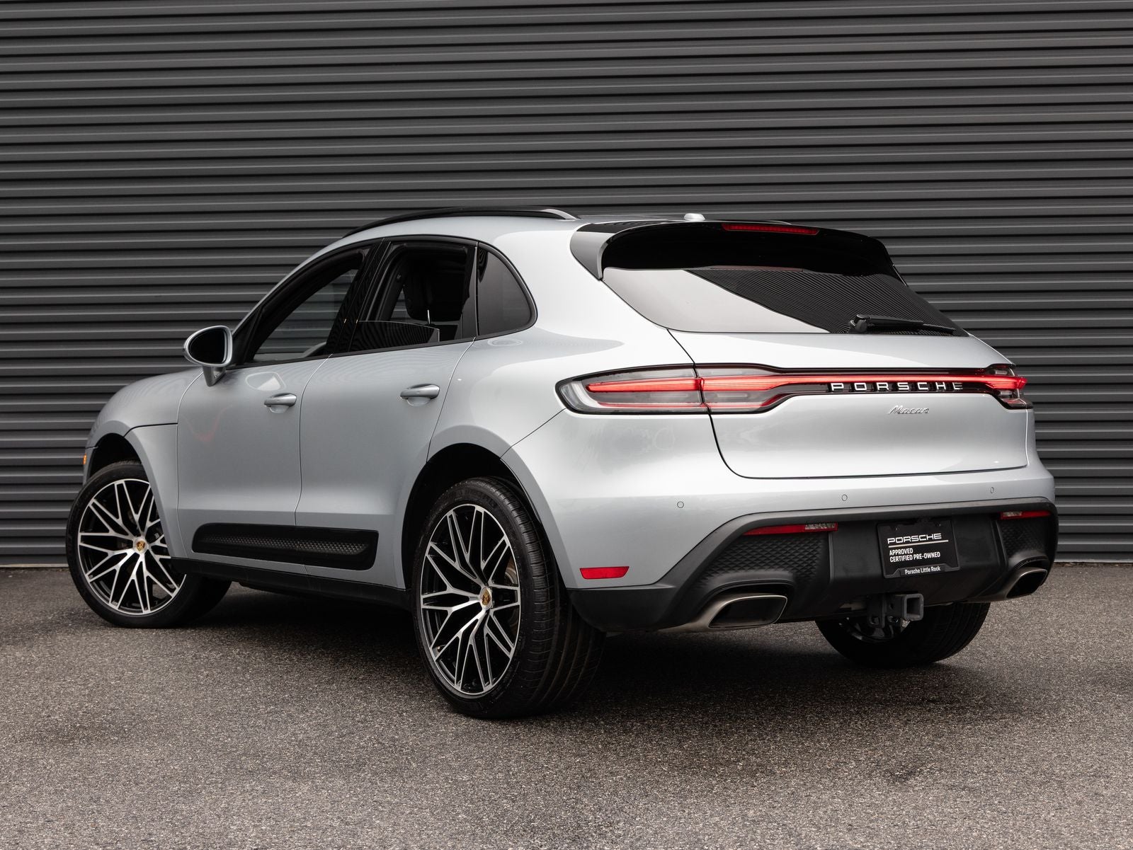 2025 Porsche Macan AWD