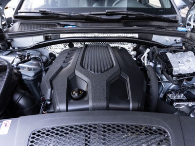 2025 Porsche Macan AWD