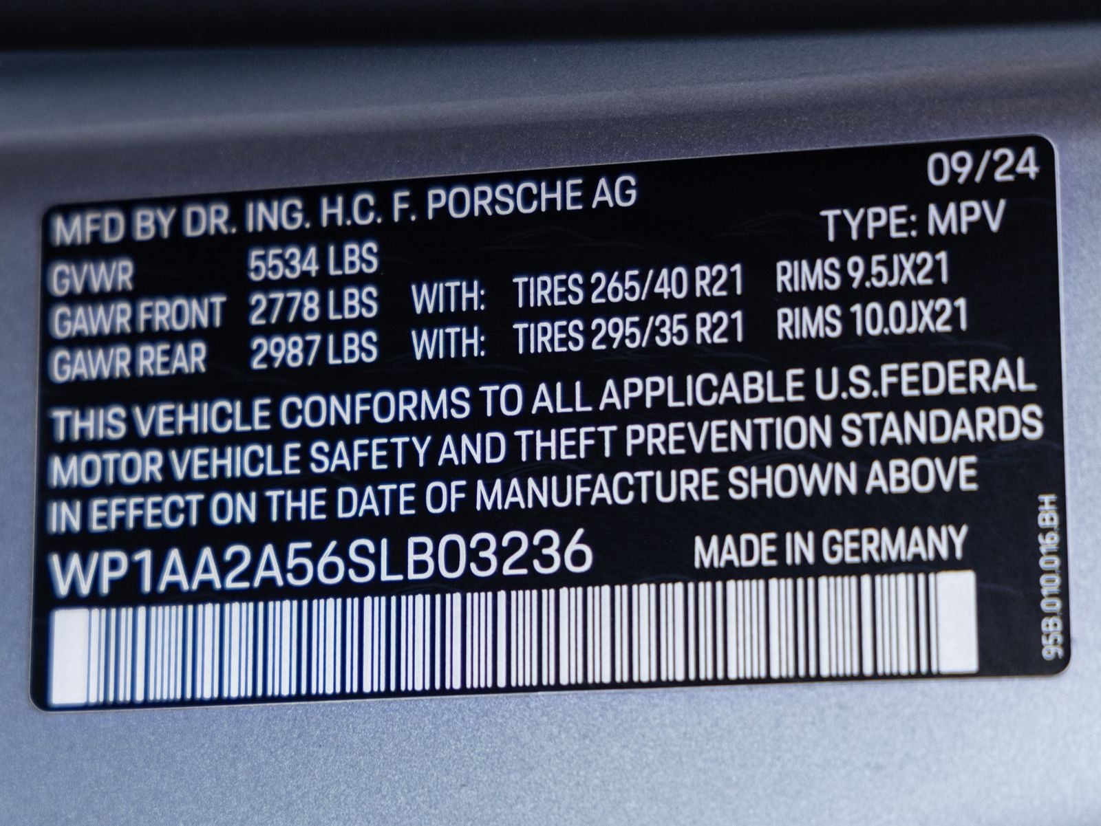 2025 Porsche Macan AWD