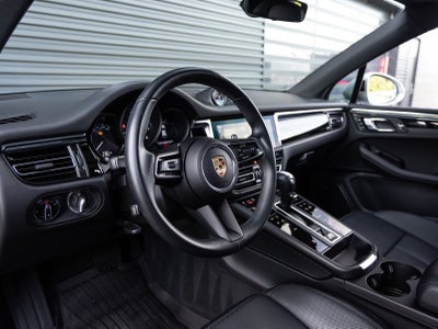 2025 Porsche Macan AWD